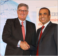 Samuel J Palmisano, PDG d'IBM et Sunil Bharti Mitttal, PDG de Bharti Airtel