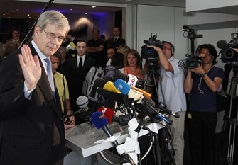Philippe Varin, président de PSA Peugeot Citroen annonce 800 millions d'euros de perte pour le premier trimestre 2012