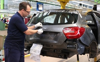 Une chaîne de montage d'une mercedes class A dans le sud de l'Allemagne