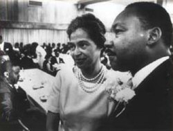 Rosa Parks et Martin Luther King lors d'une rception en l'honneur de Rosa Parks, le 10 Aot 1965