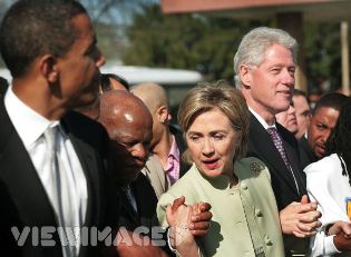Barack Obama, John Lewis, Hillary et Bill Clinton  Selma en mars 2007