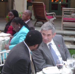 Jacques Bonjawo en compagnie de Paul Wolfowitz