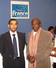 Romuald Dzomo Nkongo et Sad Ahamada de la chambre de commerce Franco Comorienne au forum du codveloppement  Paris
