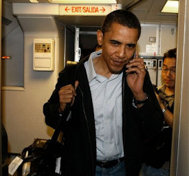 Barack Obama prend l'avion pour Washington DC le 7 mai