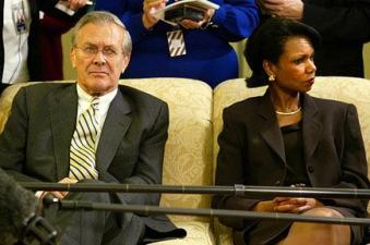 Donald Rumsfeld et Condoleezza Rice