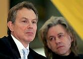 Tony Blair et Bob Geldof ce Vendredi  Londres lors de la prsentation du fameux rapport