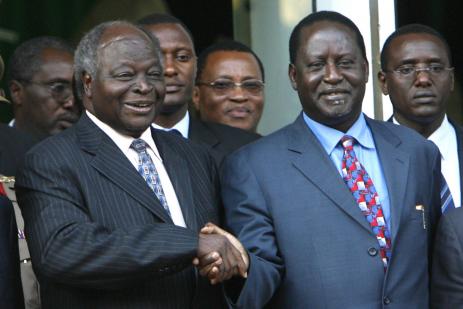 Raila Odinga et Mwai Kibaki à Nairobi le jeudi 24 janvier -(reuters)