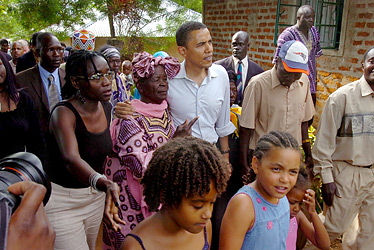 Barack Obama lors de son voyage au Kenya en 2006