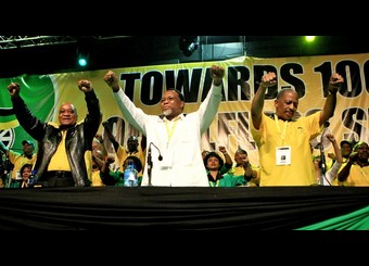 Jacob Zuma, Kgalema Mothlanthe (vice président d'Afrique du Sud) et Matthews Phosa, trésorier de l'ANC le 20 sept 2010 au congrès de Durban