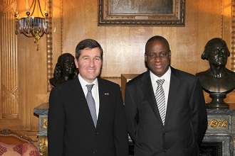 Charles Rivkin et Ally Coulibaly