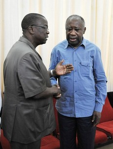 Laurent Gbagbo avec le ministre de la justice Jeannot Kouadio
