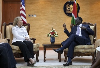 Hillary Clinton lors de son entretien avec le premier ministre kenyan Raila Odinga  Nairobi le 4 aot 2012