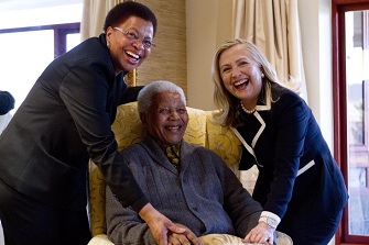 Graa Machel, Nelson Mandela et Hillary Clinton le lundi 6 aout 2012  Qunu en Afrique du Sud