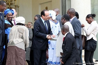 Avec des reprsentants de la communaut malienne de France  l'Elyse