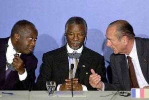 Laurent Gbagbo en compagnie de Thabo Mbeki et de Jacques Chirac
