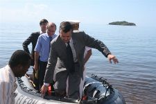 Un accord bilatéral entre Mayotte et les Comores au sujet de l’immigration clandestine devrait être signé en 2009.