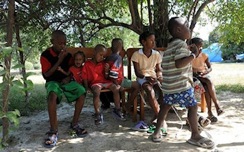 Quelques uns des 33 enfants que les dix Am�ricains voulaient faire sortir du pays