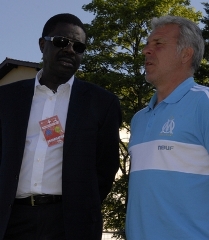 Le prsident marseillais Pape Diouf ( gauche)