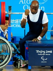Ruel Ishaku, mdaill d'or aux jeux paralympiques de Pkin 2008