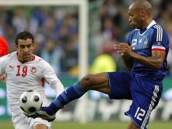 Thierry Henry a r�alis� le doubl� face � la Tunisie