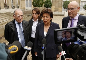 Jean-Pierre Escalettes, Roselyne Bachelot, Bernard Laporte devant le perron de l'Elys�e