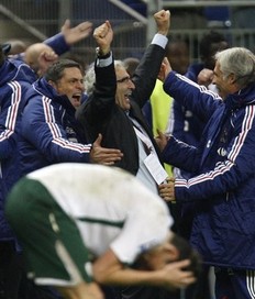 Raymond Domenech peut exulter, la France s'est qualifi�e de justesse