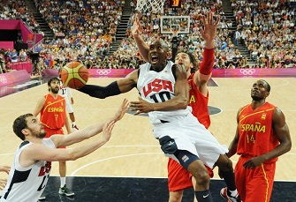 Kobe Bryant en pleine action lors de la finale Usa Espagne