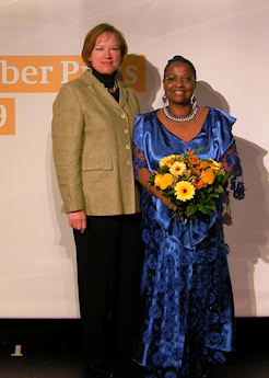 Mme Irmingard Schewe Gerigk,dput au Bundestag et Pierrette-Herzberger Fofana