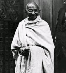 Le mahatma Gandhi (1869-1948) conduisit l'Inde  l'indpendance