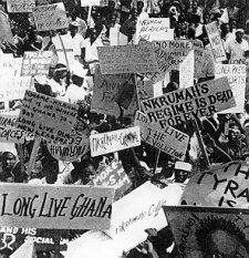 La joie de la foule  l'annonce de la destitution de Kwame Nkrumah