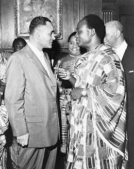 Ralph Bunche et Kwame Nkrumah. La thse de doctorat de Bunche comparait  l'administration d'un territoire sous mandat (le Togo) et l'administration d'unecolonie (le Dahomey)