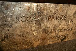 Rosa Parks, "mre du mouvement  pour la lutte des droits civiques de l're moderne"