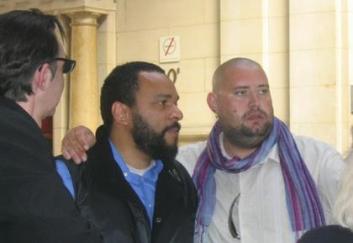 Dieudonné à la sortie de l'audience
