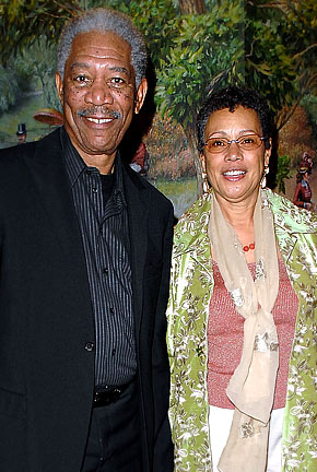 Morgan Freeman et son pouse Myrna Colley-Lee photographis  Broadway en avril 2008