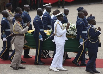 Le cercueil du défunt président ghanéen John Atta Mills