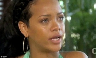 Rihanna en larmes lorsqu'elle voque l'pisode de 2009 avec Chris Brown