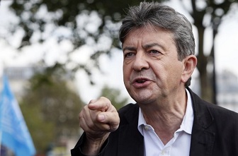 Jean-Luc Melenchon parle à la presse le 22 août 2012 à la Bastille