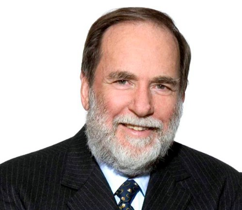 En novembre 2011, Nicky Oppenheimer et sa famille ont accept de vendre 40% de De Beers, numro 1 mondial du diamant, au groupe Anglo American pour 5,1 milliards de dollars. La transaction n'est pas encore effective
