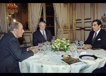 Ben Ali avec Franois Mitterrand et Roland Dumas le 19 dcembre 1991  l'Elyse