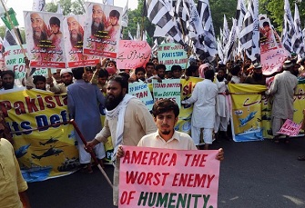 Manifestation anti-amricaine  Lahore au Pakistan