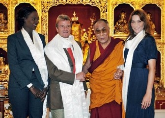 Lors de la visite du Dalai Lama le 22 aot