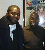 Roger Boli et un membre de l'équipe Grioo