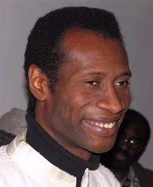 Le professeur Aziz Salmone Fall