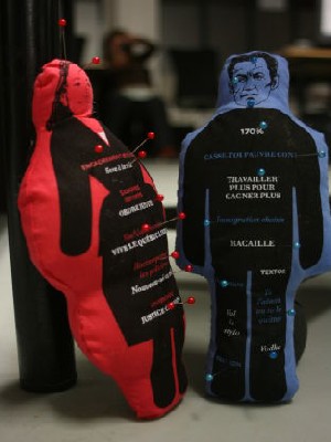 Les deux figurines  l'effigie de Sgolne Royale et Nicolas Sarkozy, dites par K&B 