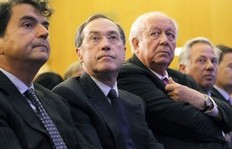 Claude Guant avec Jean-Claude Gaudin et Pierre Lellouche lors du dbat controvers sur la lacit le 5 avril 2011