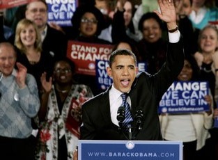 Barack Obama saluant ses partisans samedi 9 fvrier