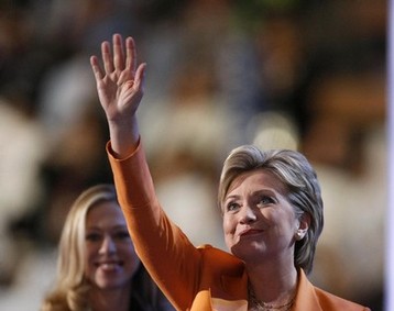 Hillary Clinton, lors de sa prestation  Denver, appelant  le soutenir Barack Obama dans la course  la Maison Blanche.