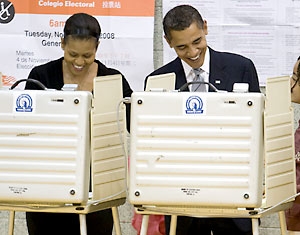 Barack et Michelle Obama votant de bonne heure à Chicago