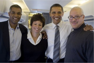 De gauche  droite : Marty Nesbitt, Valerie Jarrett, Barack Obama et Eric Whitaker le 14 dcembre 2008