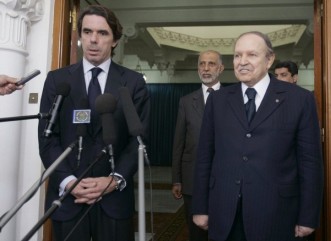 Jose Maria Aznar et A.Bouteflika en novembre 2008  Alger